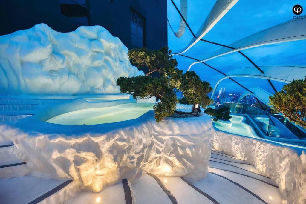 Arte Mont Kiara-balcony-netflix-muji-6pax Apartment *