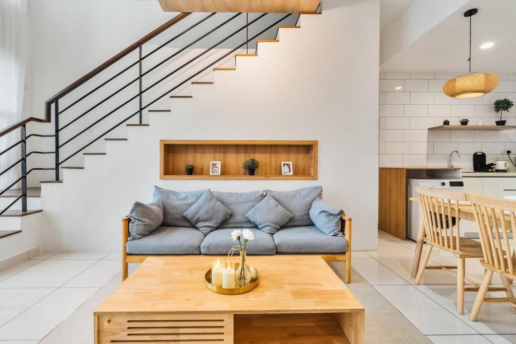 Arte Mont Kiara-balcony-netflix-muji-6pax * Kuala Lumpur