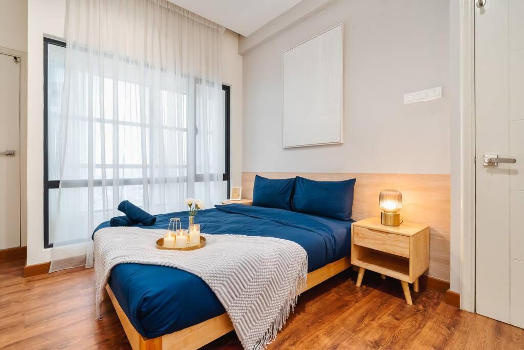 Arte Mont Kiara-balcony-netflix-muji-6pax Pangsapuri *
