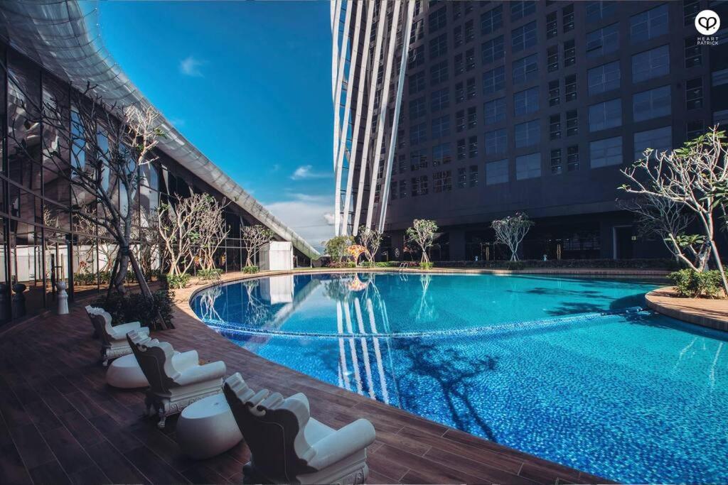 Pangsapuri Arte Mont Kiara-balcony-netflix-muji-6pax *